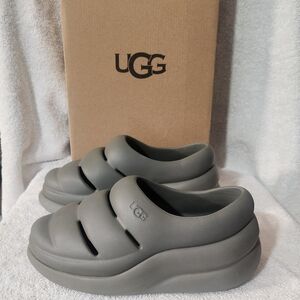 UGG Camo Green Sport Yeah Clog...New Condition Size 8